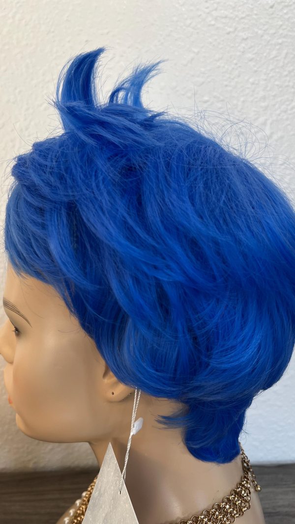 Vibrant Blue Layered Pixie Cut Wig with Side-Swept Bangs