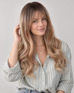 24 Inch Dark Root Cool Beige Blonde Long Wavy Wig with Wispy Bangs
