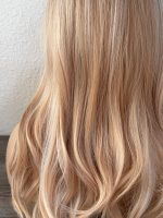 24 Inch Dark Root Cool Beige Blonde Long Wavy Wig with Wispy Bangs