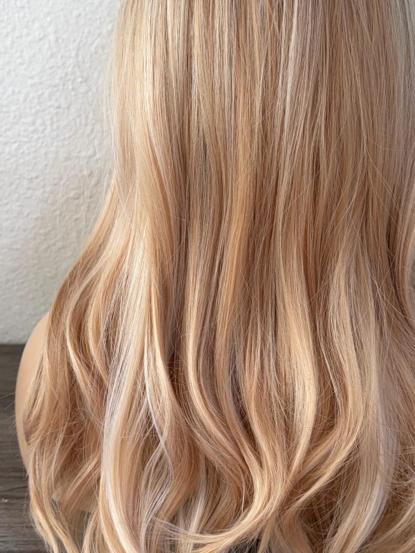 24 Inch Dark Root Cool Beige Blonde Long Wavy Wig with Wispy Bangs
